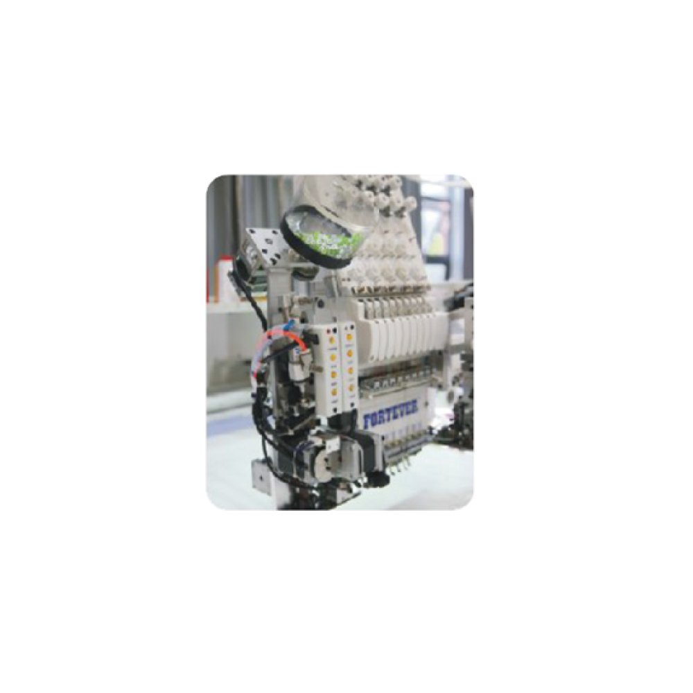 Dispozitiv pentru cusut STRAZ